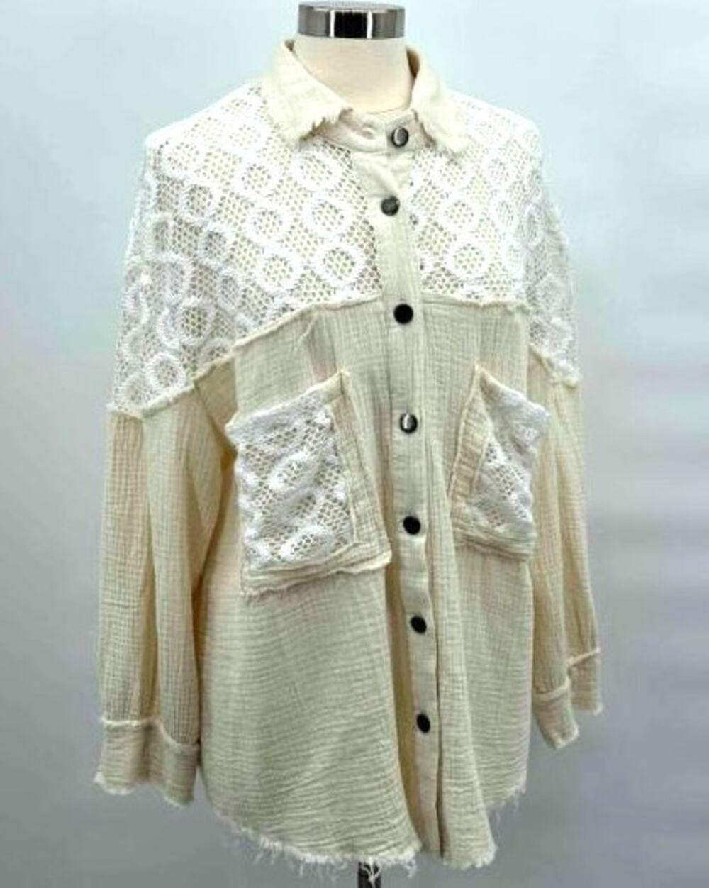 POL Boutique Top, with Crotched Pockets and Shoulders Size Large (New w/tags)